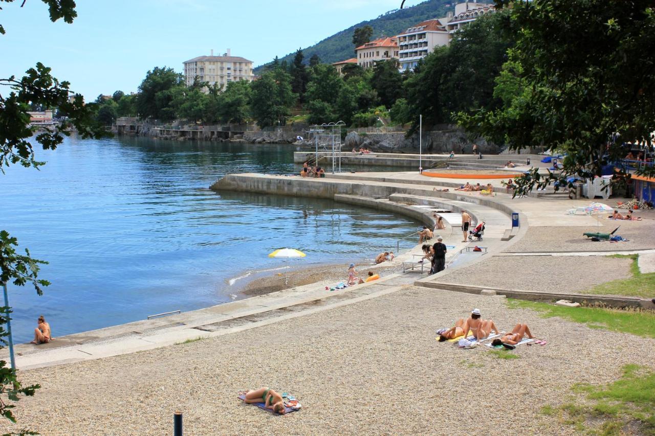 Apartments With A Parking Space Lovran, Opatija - 7869 외부 사진