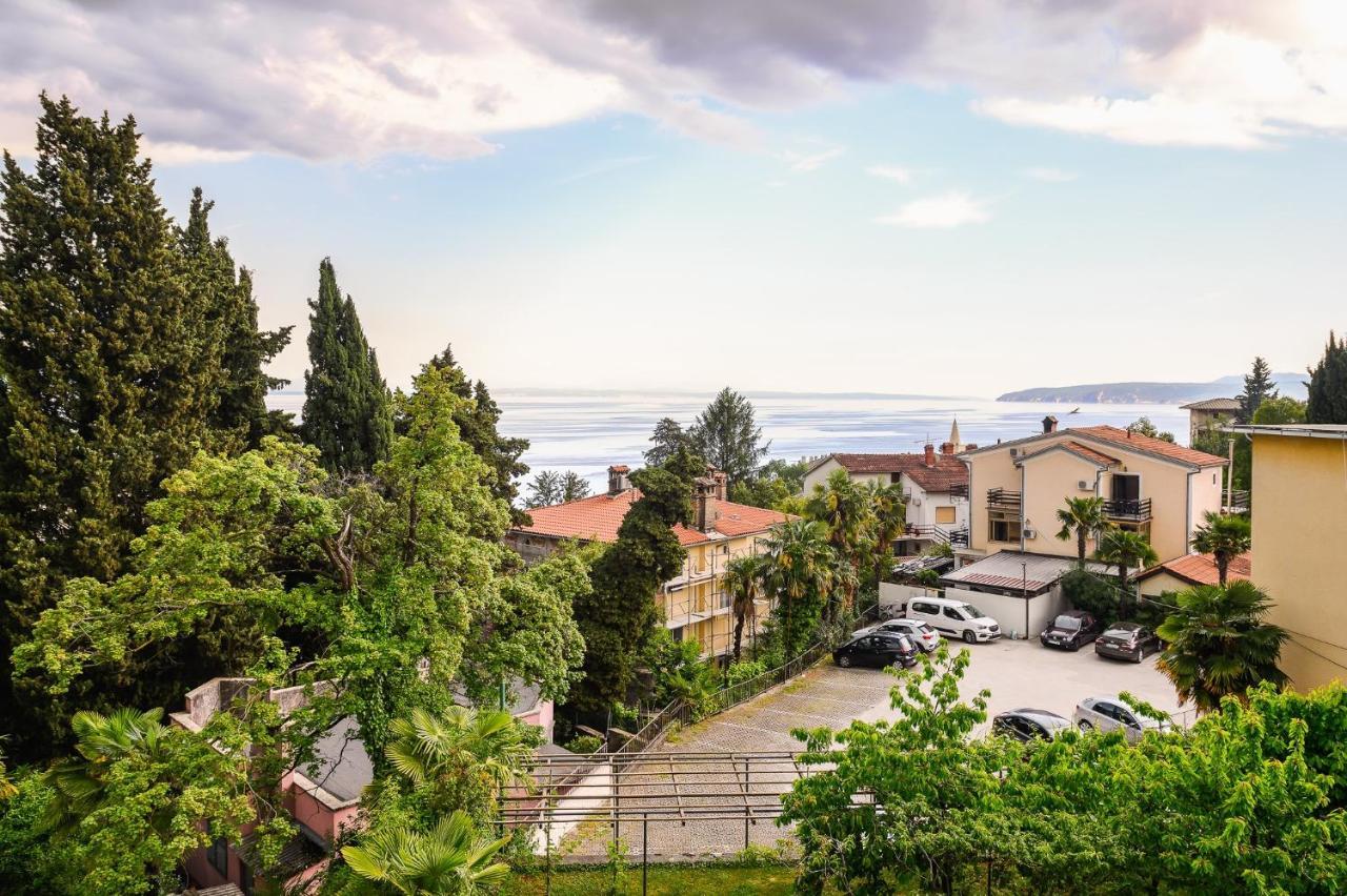 Apartments With A Parking Space Lovran, Opatija - 7869 외부 사진